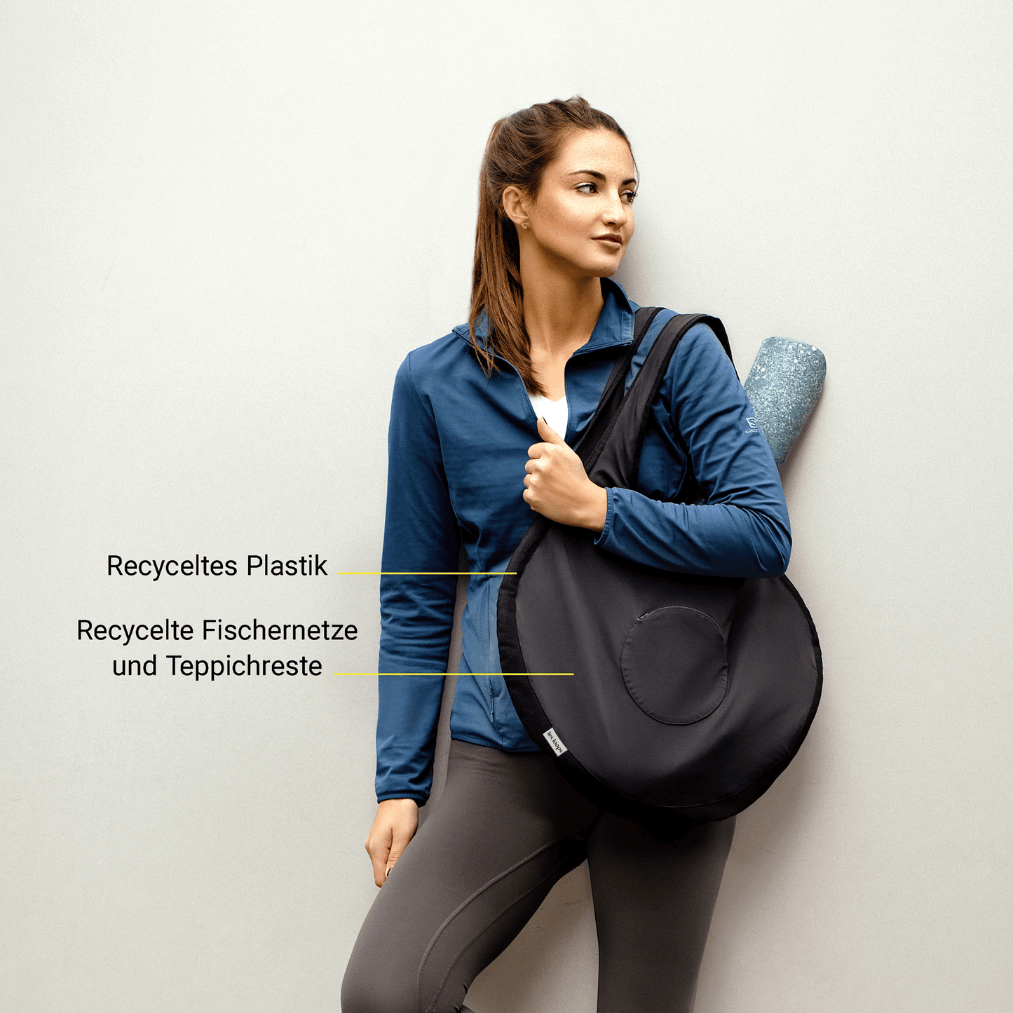 Die Loops Shopper Tasche schwarz aus Recyclingmaterial ist die perfekte Yogatasche.