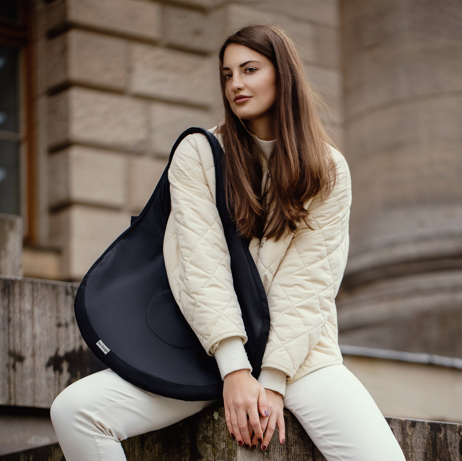 Nachhaltige Tasche aus Recyclingmaterial, runde Beuteltasche, schwarze Tasche, Einkaufstasche, Tasche für Städtetrip, Tasche für jeden Tag